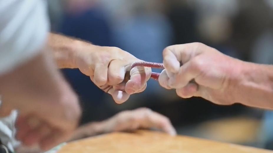 V Bavorsku se uskutečnil nevšední šampionát. Soutěžící se přetahovali prsty