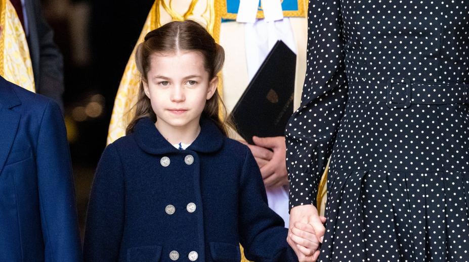 Z princezny Charlotte roste kvítko. Od spolužáků si proto vysloužila přezdívku