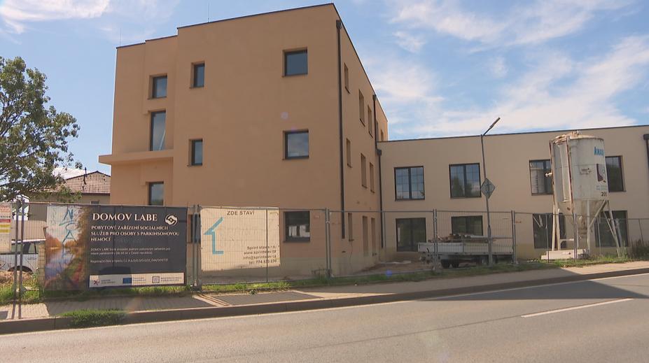 Na Mělnicku se otevře unikátní zařízení. Má pomoci pacientům s Parkinsonovou nemocí