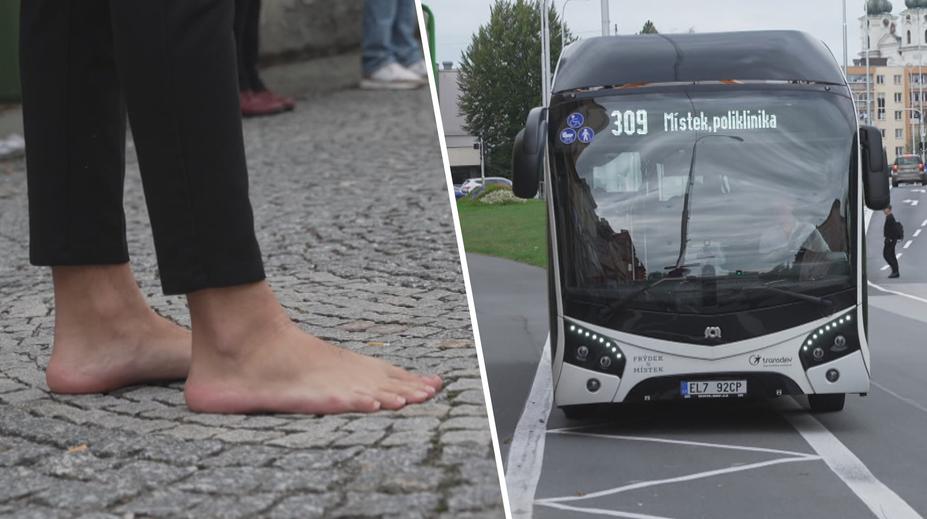 Řidička autobusu zavolala policii na ženu bez bot. Přepravní řád to ale nezakazuje