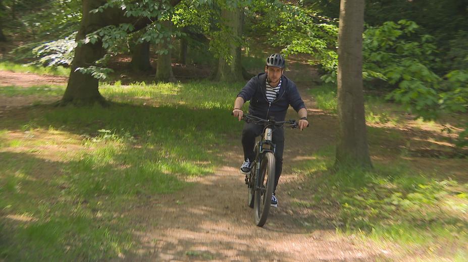 Přibývá nehod na elektrokolech. Lidé se přeceňují a kolo se i jinak chová