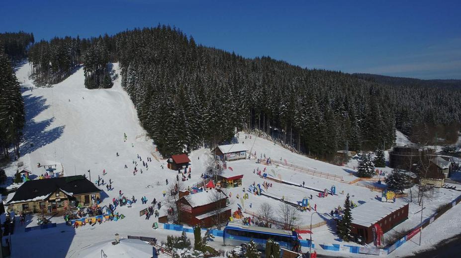 Lyžařský areál Bílá se chlubí náročnou sjezdovkou FIS! VIDEO
