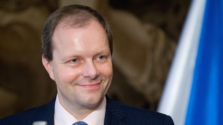 Zeman ještě Chládka neodvolal, Sobotka už jedná s nástupci