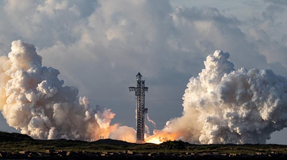 SpaceX slaví. Obří loď Starship se poprvé dostala na oběžnou dráhu