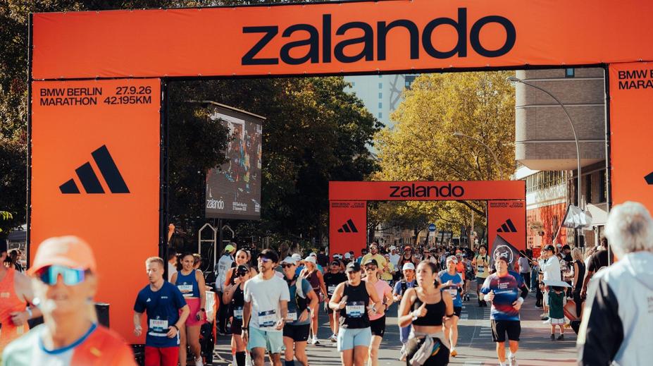 Maraton si influencerka zkrátila jízdou na kole. Místo oslav rekordu přišla ostuda