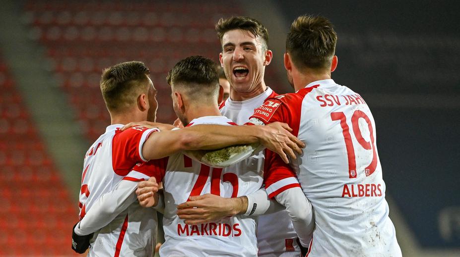 Krásné akce a čtyři góly. Vyhrocený duel v 2. Bundeslize nabídl skvělou podívanou