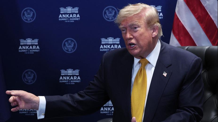 Ceny ropy kvůli americké blokádě opět rostou. Chráníme lodě, tvrdí Trump