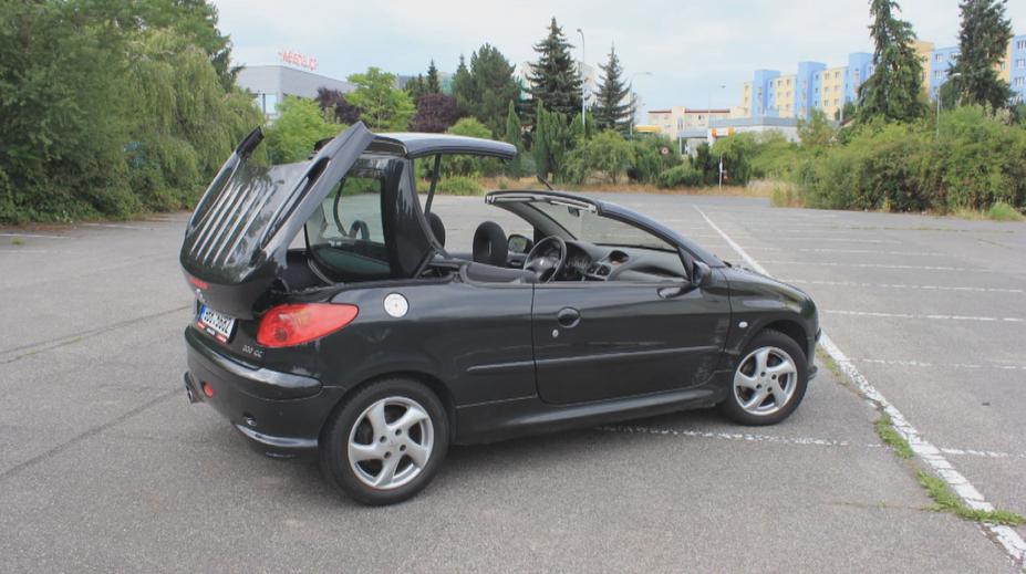 Auta jen pro bohaté? Expert popisuje výhody a nevýhody kabrioletů