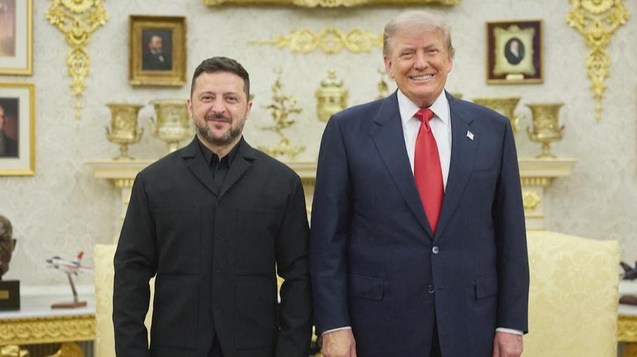 Zelenskyj se v Bílém domě sešel s Trumpem. Jednali o zbraních a diplomacii
