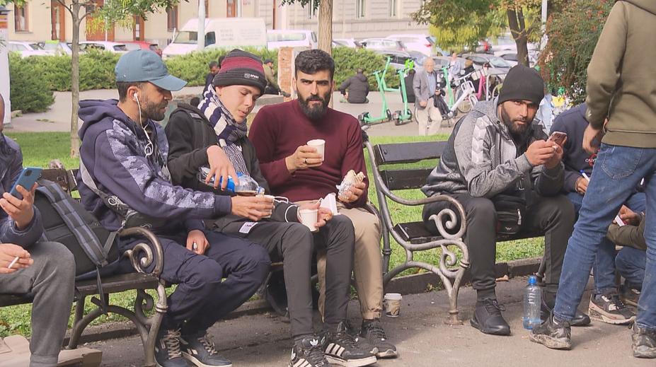 Hlavní nádraží v Praze je znovu pod náporem migrantů, chtějí na Západ