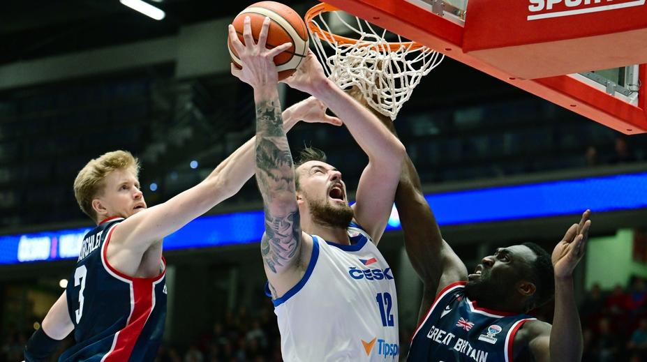 Balvín odmítl s basketbalovou repre odletět do Británie. Hráč se brání