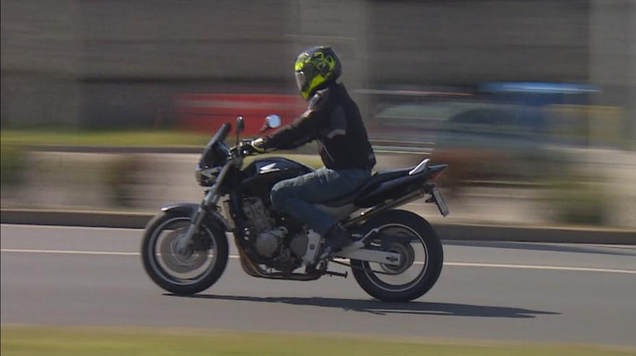 Motorek v Česku přibývá. Roste ale i počet jejich nepovolených úprav