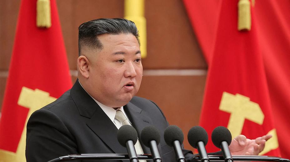 Kim Čong-un povečeřel s námořníky. Všichni skončili v nemocnici