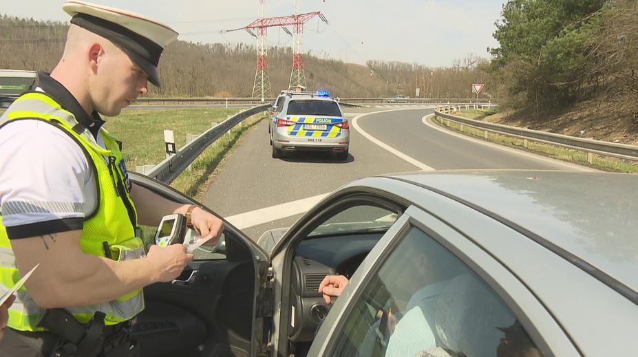 V úterý platíme pokuty, v pátek plníme lednice. Výzkum odhalil nákupní zvyky Čechů