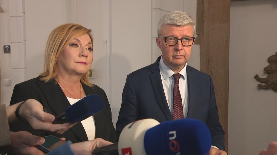 Proč Schillerová a Havlíček neukážou partnery, ptají se lidé. Kalousek to vysvětlil