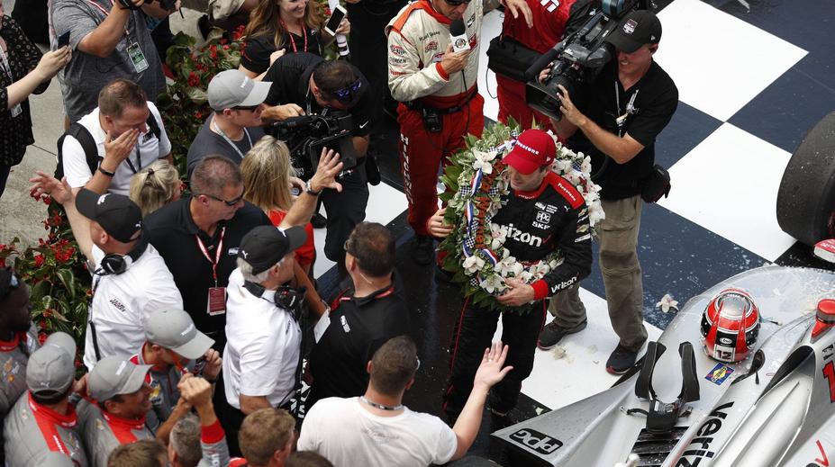 Will Power prolomil oválové prokletí a vyhrál slavnou Indy500!