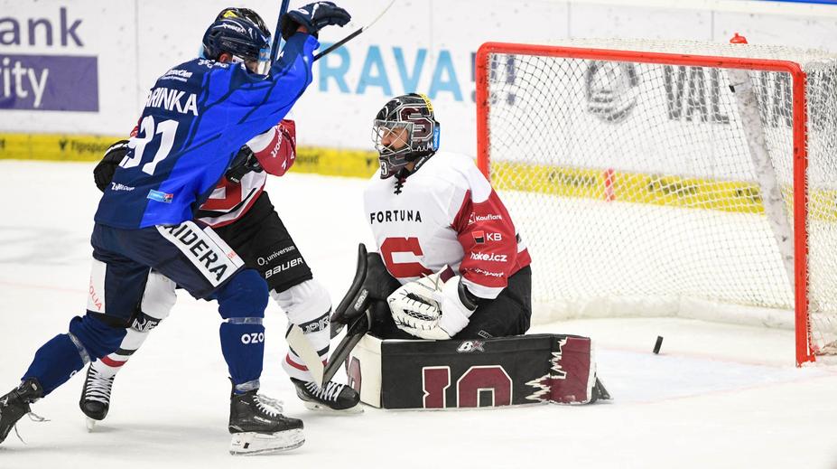 Rivalita šla stranou. Brankář Sparty rozradostnil malého fanouška soupeře