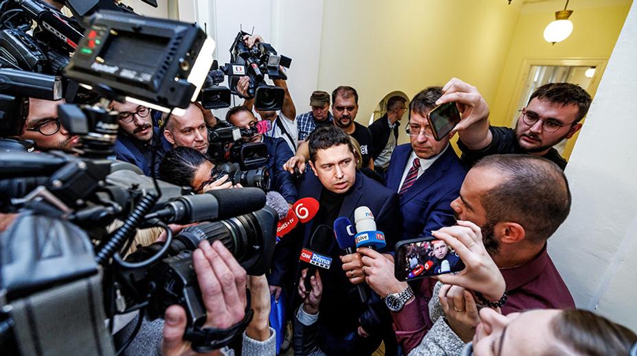 Jsem dobrý táta, hájil se před soudem Babiš. Expremiér se neubránil slzám