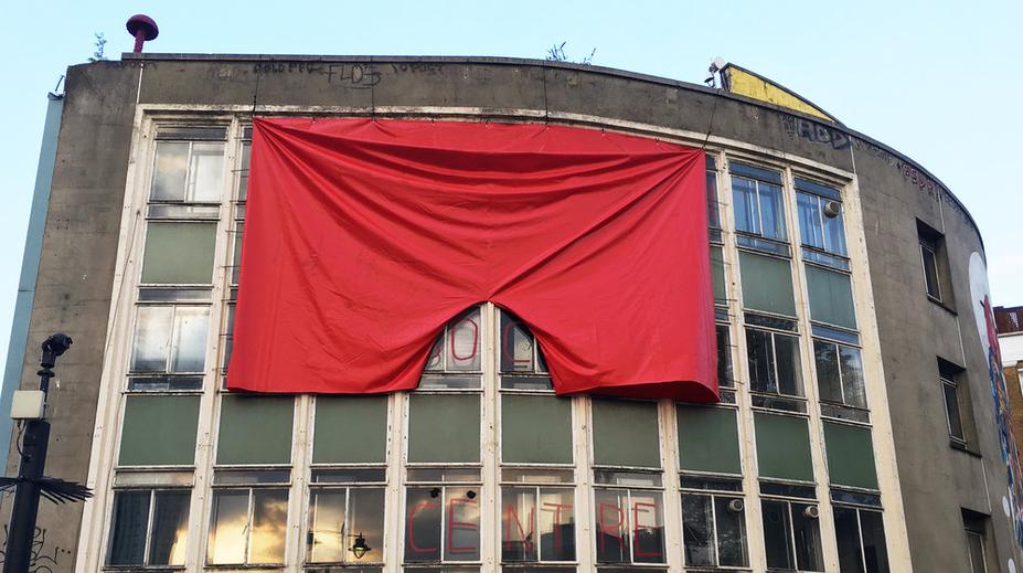 "Tyhle trenky nikdo nespálí!" Dílo Ztohoven vlaje nad Londýnem