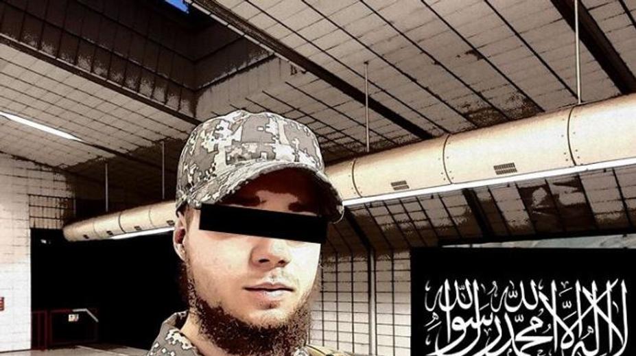 Mladík měl v Česku plánovat útok. Policie to věděla, ale nezasáhla