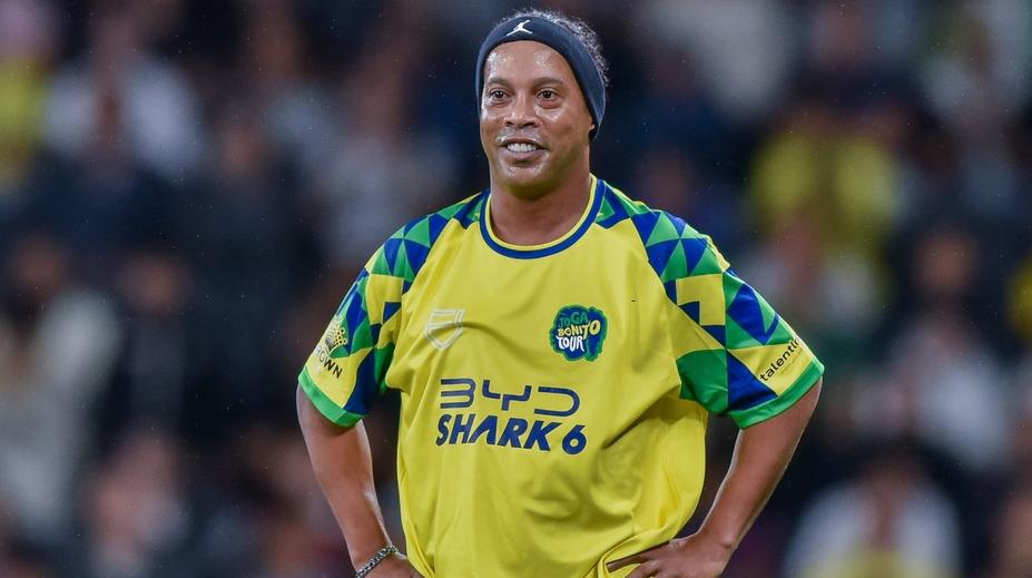 Legendární Ronaldinho se vrátí na hřiště. Sní o svém posledním profesionálním gólu
