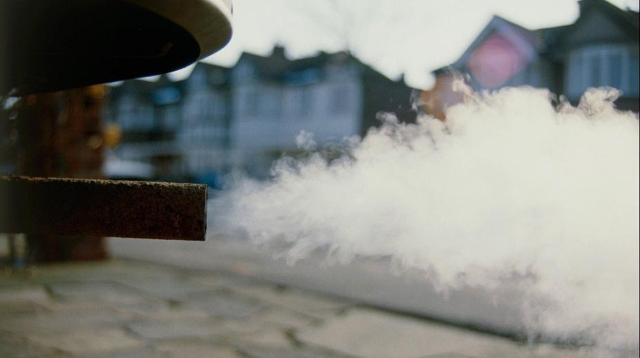 Zruší EU zákaz spalovacích motorů? Ano, ale moc radosti tím „petrolheadům“ stejně nenadělá