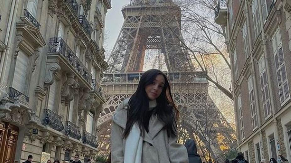 Charlotte Gottová zpět na Instagramu. Snímkem z Paříže popřála veselé Vánoce