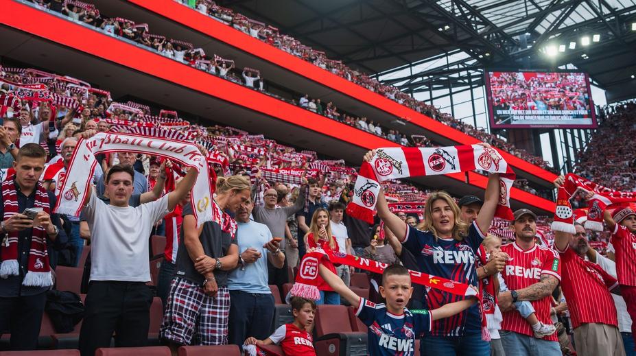 Boží pomoc pro bundesligový klub. Fanoušci v katedrále slyšeli klubovou hymnu