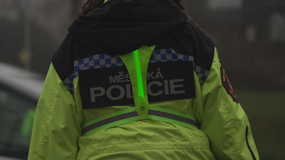 Policistky chtějí být na přechodech lépe vidět. Vyděsil je incident z ledna