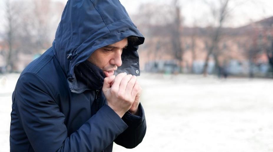 Blíží se studená fronta. Předpověď odhalila, kdy se ochladí a začne padat sníh