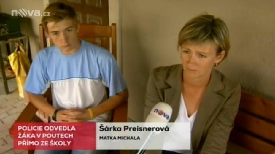 Michal (15) byl obviněn z šikany! Policisté ho vyvedli ze třídy v poutech