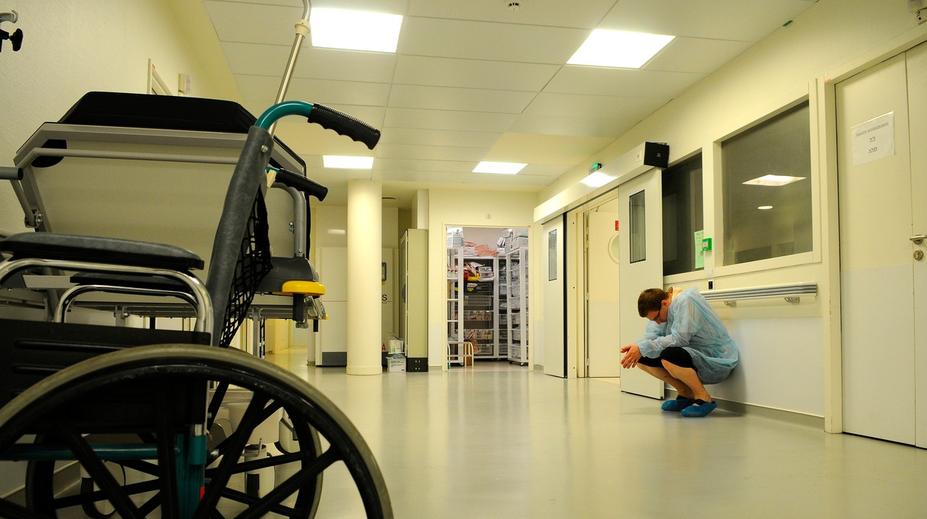 Prudce přibývá respiračních nákaz. Nemocnice už zavádějí první opatření