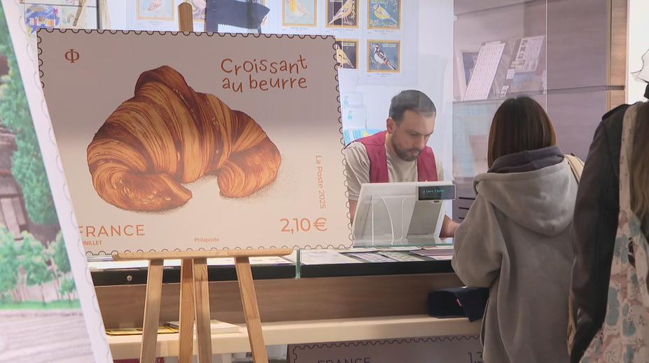 Francie vydala novou poštovní známku. Voní po oblíbeném croissantu