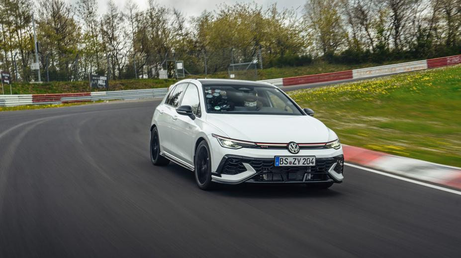 Nenápadný bílý golf trhnul rekord. Bude z něj nejrychlejší sériový volkswagen