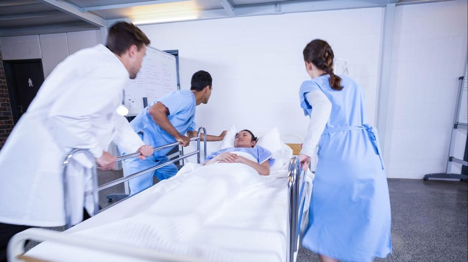 Do Evropy vtrhl smrtící virus. Už má dvě oběti, tři lidé jsou v kritickém stavu