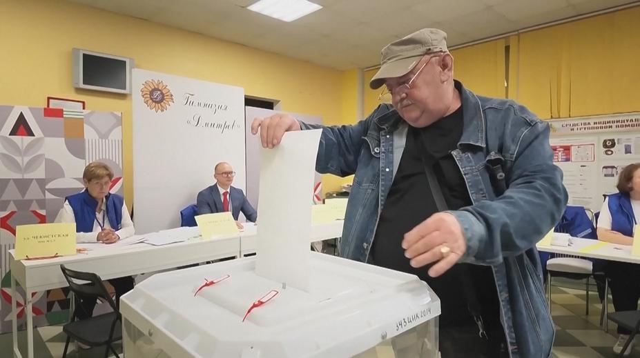 První výsledky voleb v Rusku: Putinova strana získala rekordní počet křesel