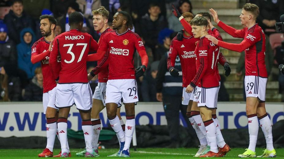 Fotbalisté United si pohlídali výhru proti Wiganu a v FA Cupu postupují