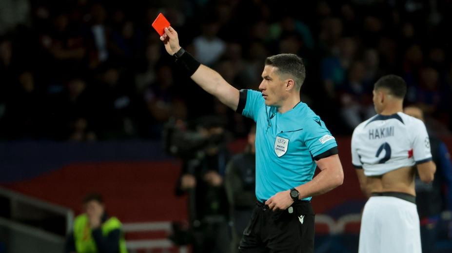 Kdo je kat Česka? Zničil fotbal, pronesl kdysi o sudím Kovácsovi slavný Xavi