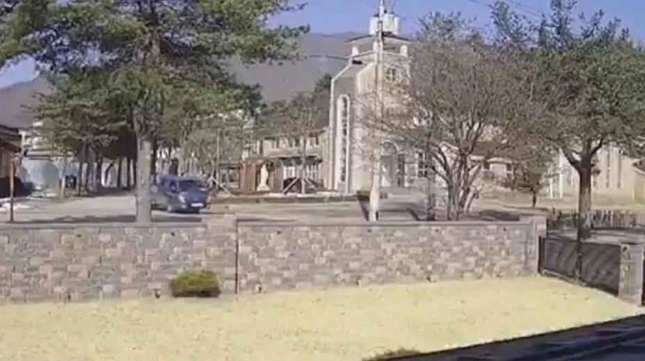 VIDEO: Děsivé! Takto dopadla jihokorejská bomba na vesnici plnou lidí