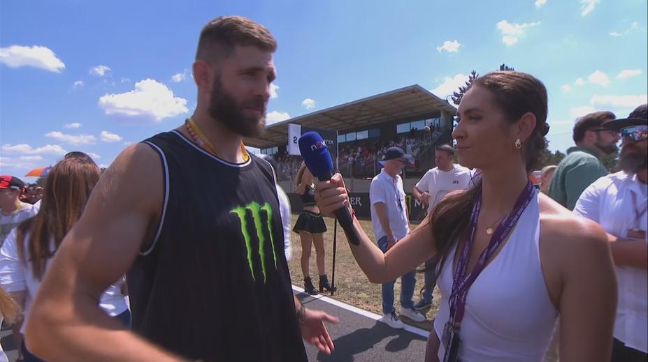 Fascinující bleskové reakce: Procházka obdivoval jezdce MotoGP a tleskal Salačovi