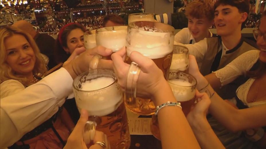 Tragédie na Oktoberfestu. Muže rozdrtila pouťová atrakce