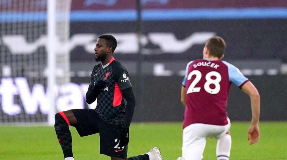 Konec poklekání před zápasem? Premier League přišla se zásadní změnou