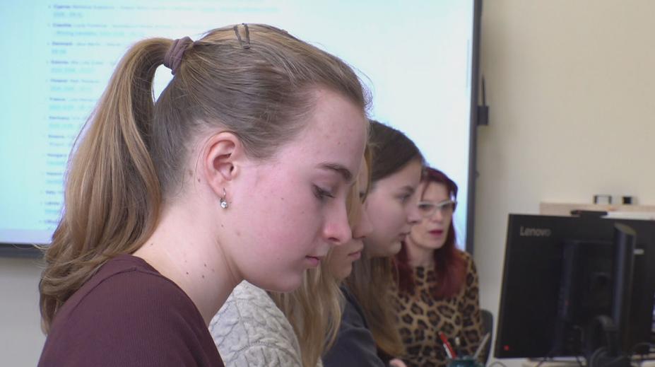 Studentka Lucka ohromila Evropu. V překladatelské soutěži porazila 7 000 soupeřů