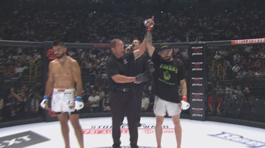 Pitbull zdolal Souzu a míří do semifinále Grand Prix. Souboj o titul bez vítěze