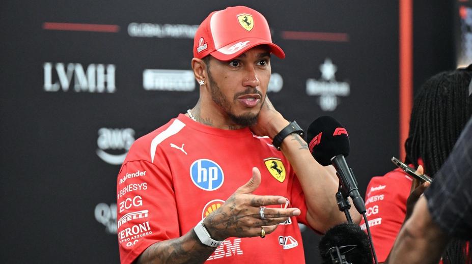 Hamilton si rýpl do mladých pilotů F1. Jedna věc mu na nich pořádně vadí