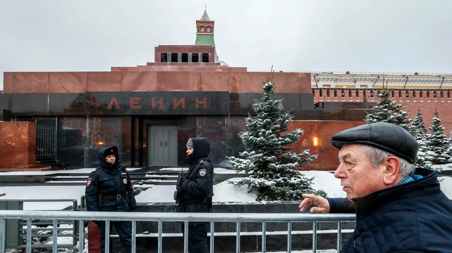 Pokusil se ukrást tělo Lenina. Opilého Rusa ale zadržela policie