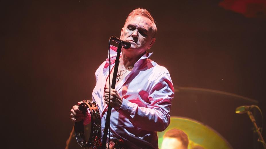 Legendární zpěvák zrušil několik vystoupení. Jsem v katatonickém stavu, řekl
