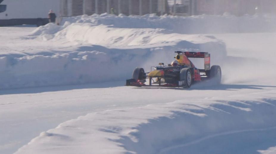 Verstappen si užívá zimní pauzu. Provětral monopost F1 na ledě