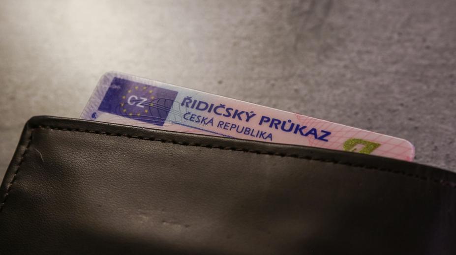 16 lidí z černošického úřadu obvinili kvůli řidičákům