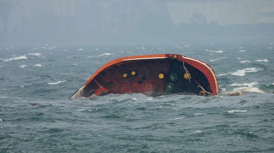 Hrozba historické katastrofy. U Filipín se potopil tanker s miliony litrů paliva
